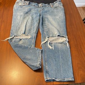 Abercrombie distressed straight maternity jean. Size 31 short